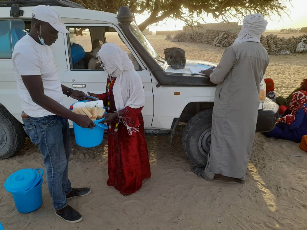 L'hygiène est un ensemble de mesures destinées à prévenir les infections et l'apparition de maladies infectieuses. Elle se base essentiellement sur trois actions : le nettoyage et la détersion ; la désinfection ; la conservation. Il est possible de distinguer l'hygiène domestique et l'hygiène du corps.